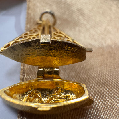 9ct Gold Opening Boat Charm Pendant