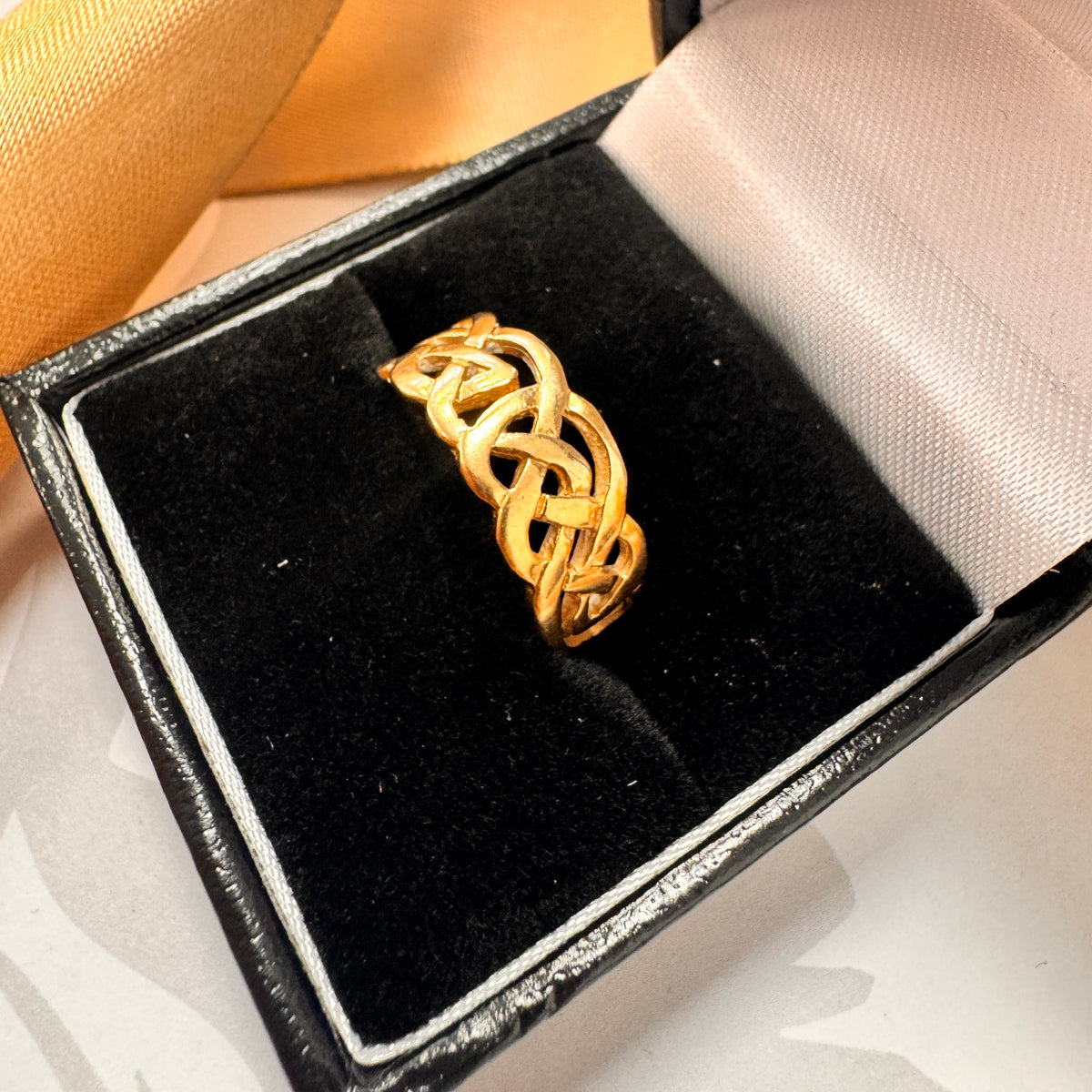 9ct Yellow Gold Celtic Knot Ring