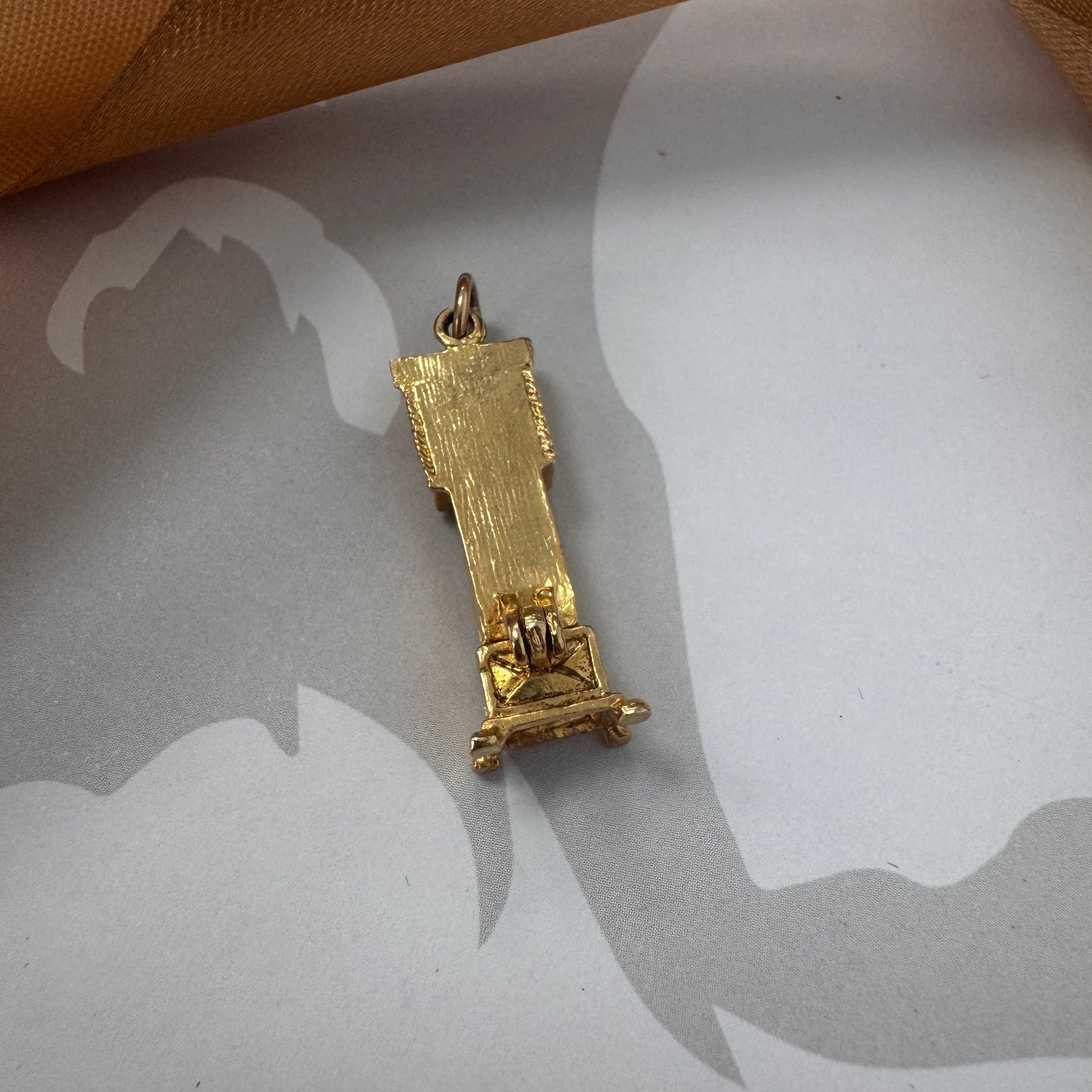 Vintage 9ct Gold Opening Grandfather Clock Charm