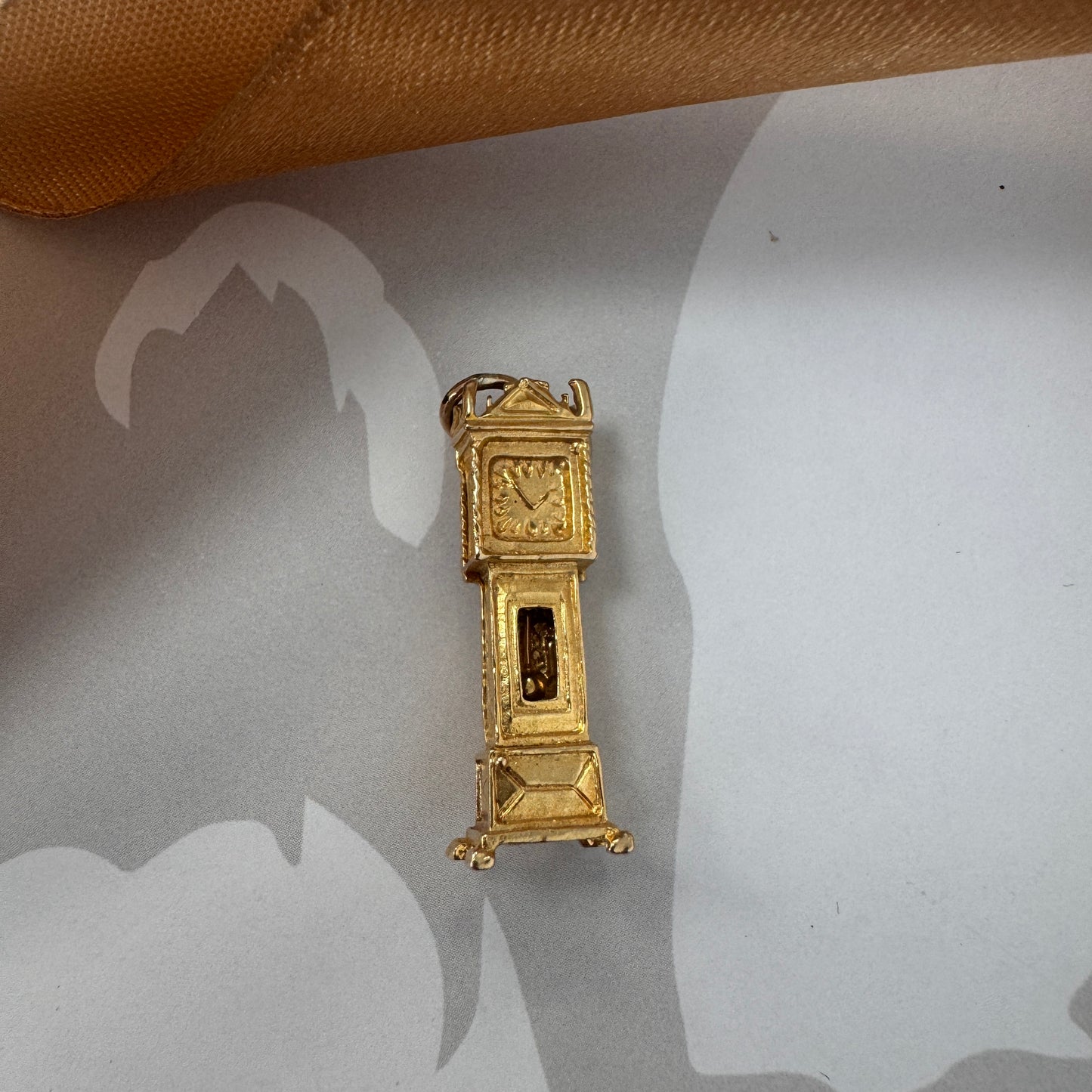 Vintage 9ct Gold Opening Grandfather Clock Charm