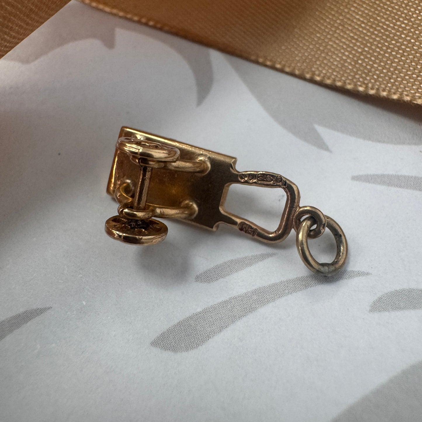 Vintage 9ct Gold Enamel Wheelbarrow Charm