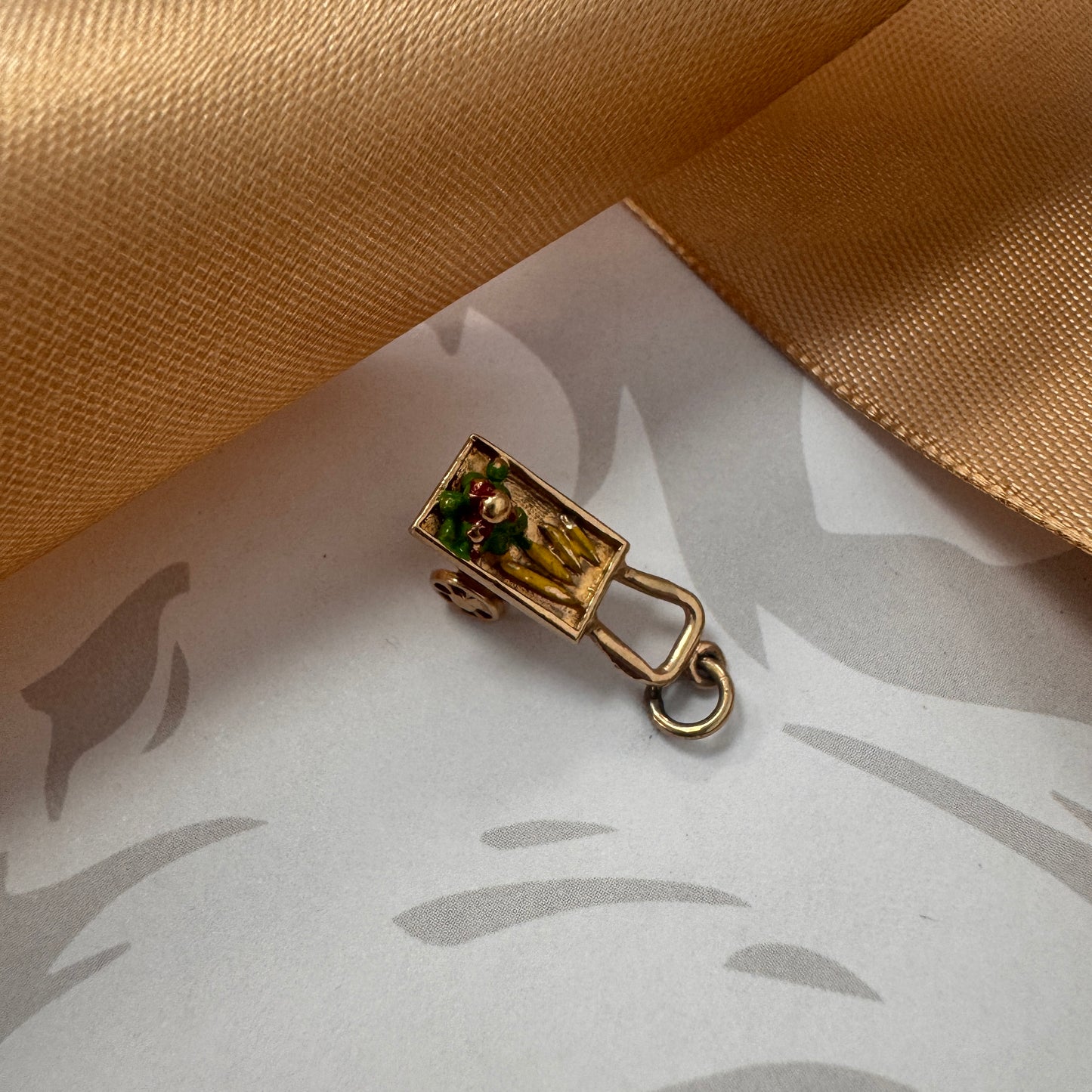 Vintage 9ct Gold Enamel Wheelbarrow Charm