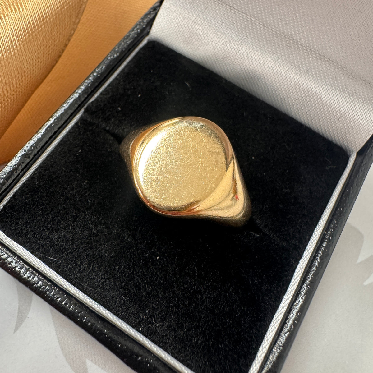 9ct Yellow Gold Oval Signet Ring