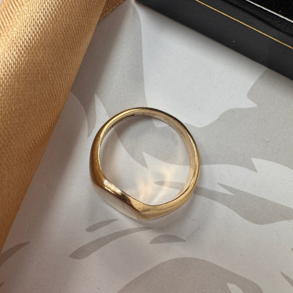 9ct Yellow Gold Oval Signet Ring