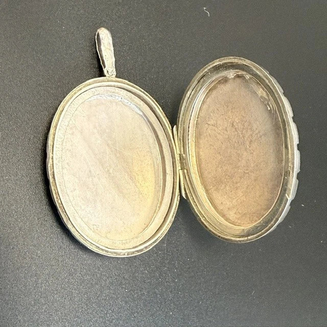 Antique Victorian Sterling Silver Aesthetic Period Locket c1890 19.1g