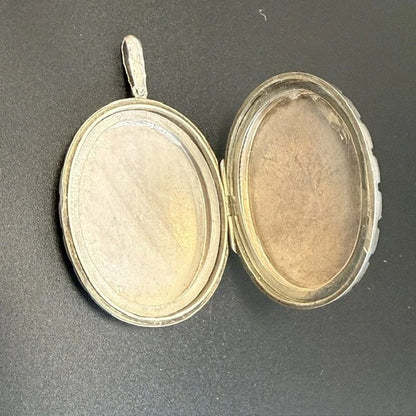 Antique Victorian Sterling Silver Aesthetic Period Locket c1890 19.1g