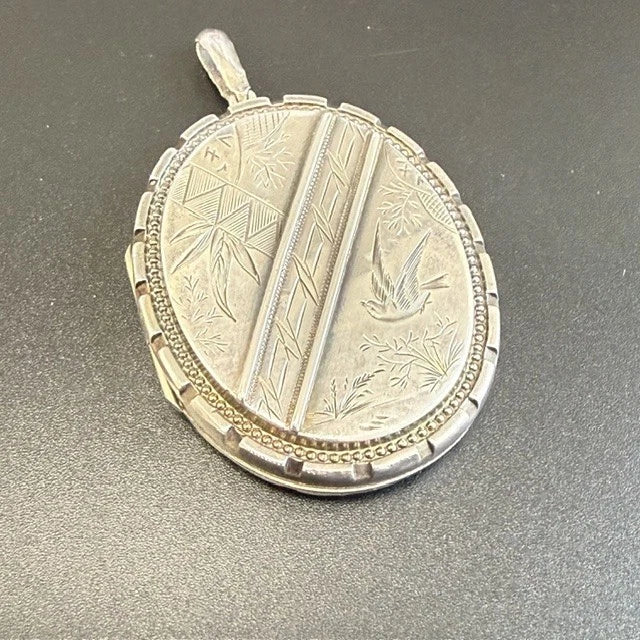 Antique Victorian Sterling Silver Aesthetic Period Locket c1890 19.1g